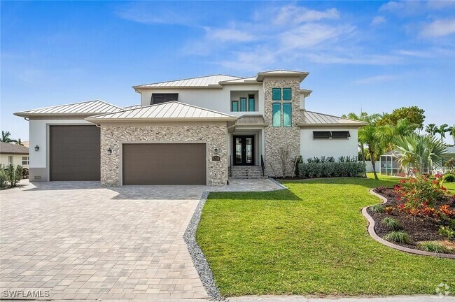 Building Photo - 5758 Riverside Dr Rental