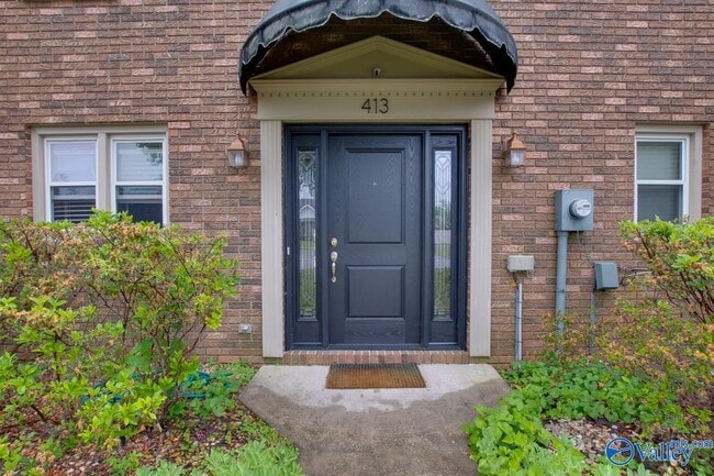 Photo - 413 Springview St SW