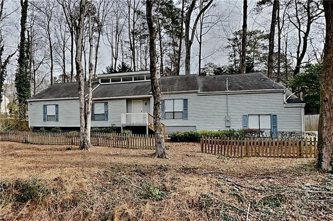 Building Photo - 2731 Georgian Terrace