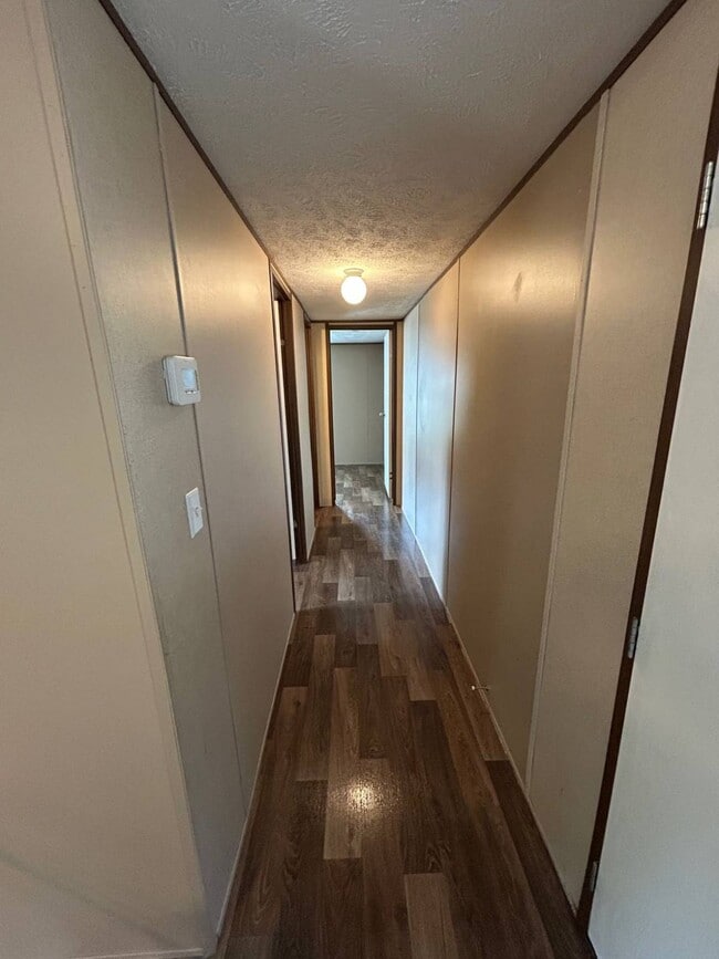 Photo - 1048 Victoria St