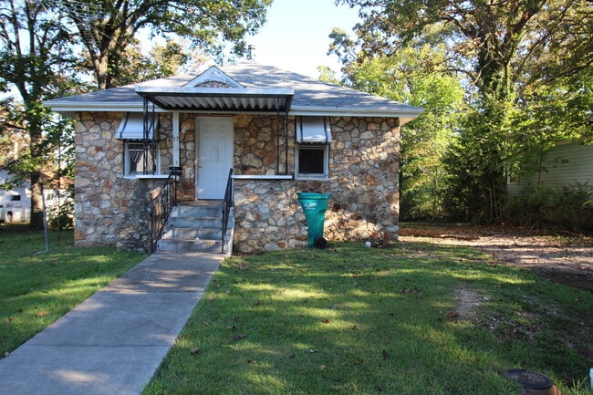 Building Photo - 57 Elmont Rd Rental