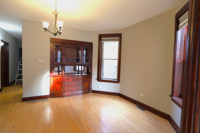 Photo - 2320 W Armitage Ave Unit Apt 1