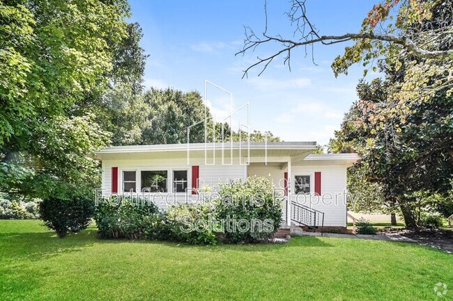 Building Photo - 100 E Moffitt Ave Rental