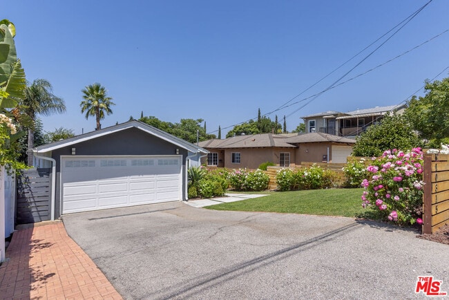 Photo - 10315 Fairgrove Ave