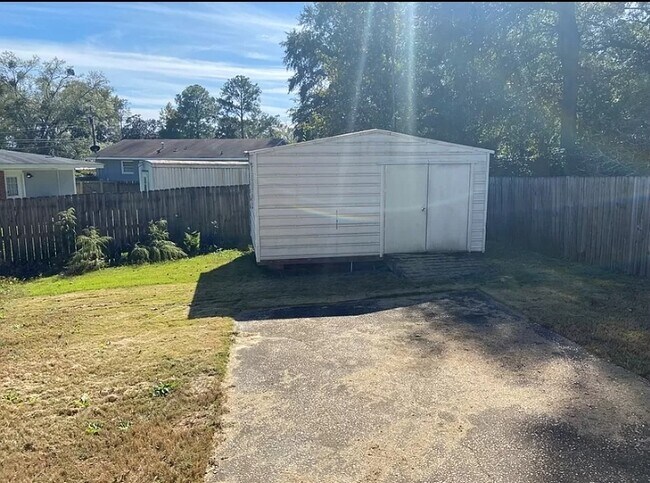 Photo - 4450 Longview Dr