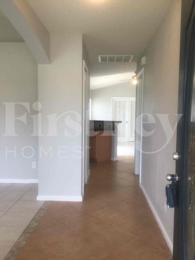 Photo - 662 SW Sandbar Terrace