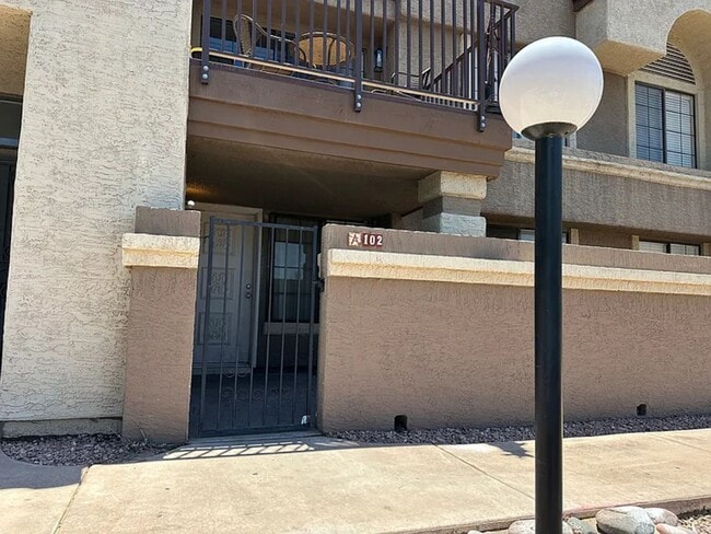 Building Photo - Charming 2BR Condo in Tempe
