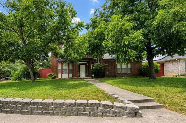 Photo - 824 Elm Falls Pl