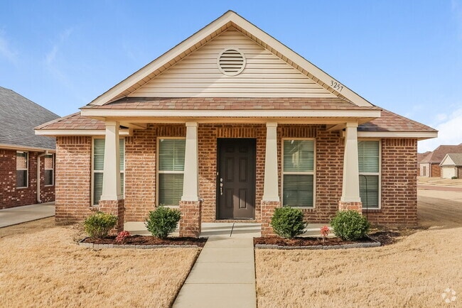 Building Photo - 3257 E Hartland Rental