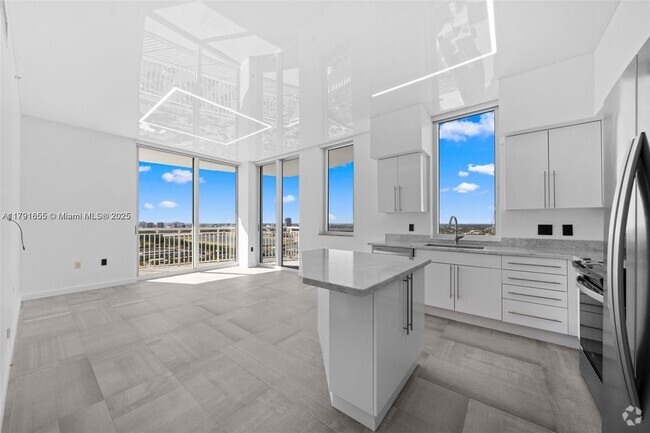 Building Photo - 1745 E Hallandale Beach Blvd Unit PH05 Rental