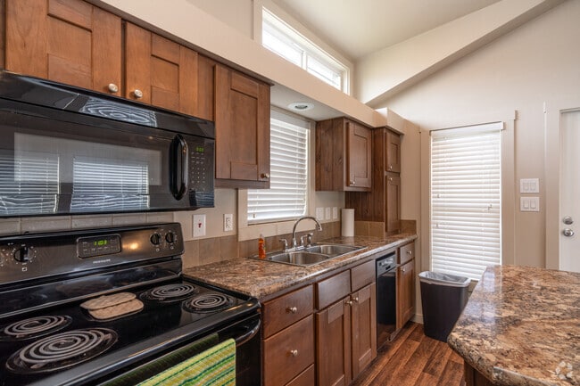 Photo - Creekside Oaks