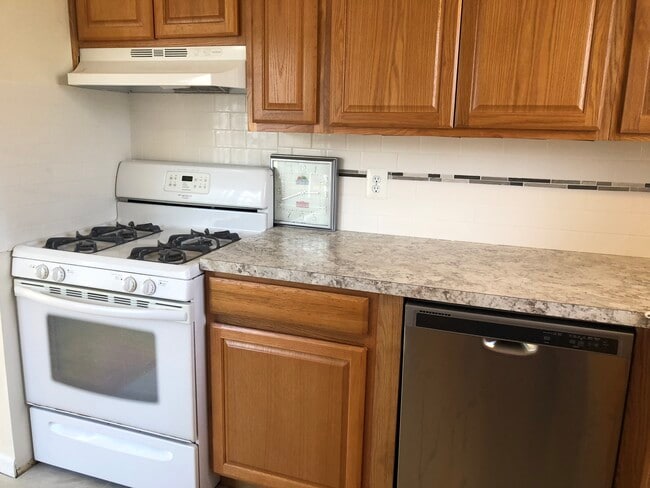 Photo - 1301 W Lake Lansing Rd