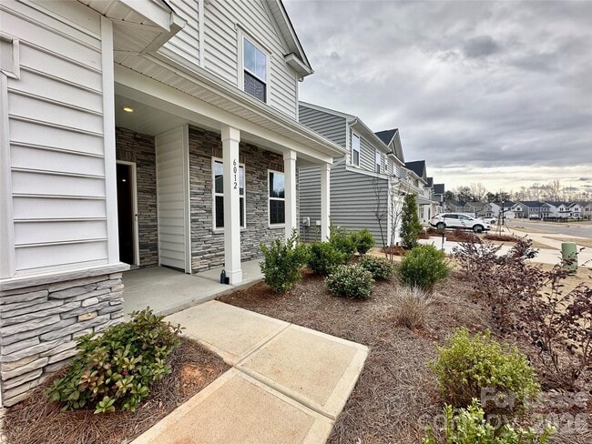 Photo - 6012 Chumbley Pt Rd