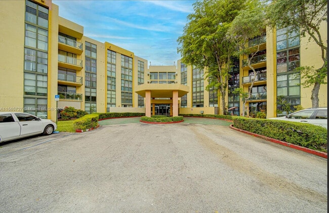 Building Photo - 11780 SW 18th St Unit 210-2