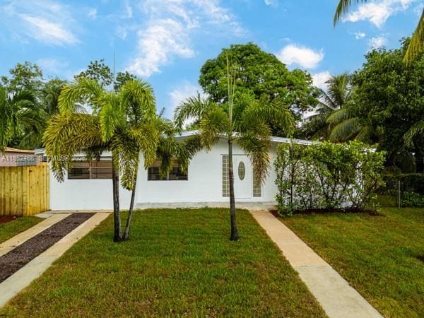 Building Photo - 1251 NE 41st Dr