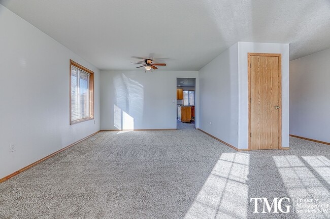 Photo - 3BD Ranch Style Home In Great Orchards Location!  Fully Fenced Yard!