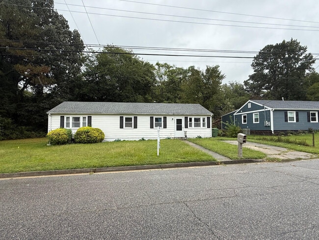 Building Photo - 2302 Norfolk St Rental