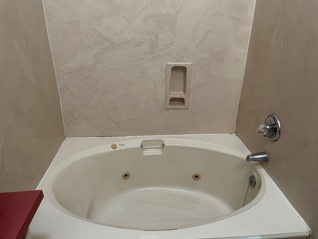 Photo - 600C Unit 600 Cheshire Lane