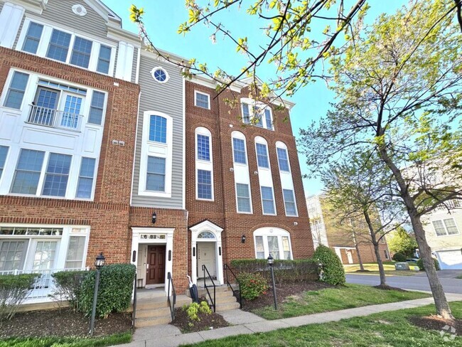 Building Photo - 2217 Highbourne Dr Rental