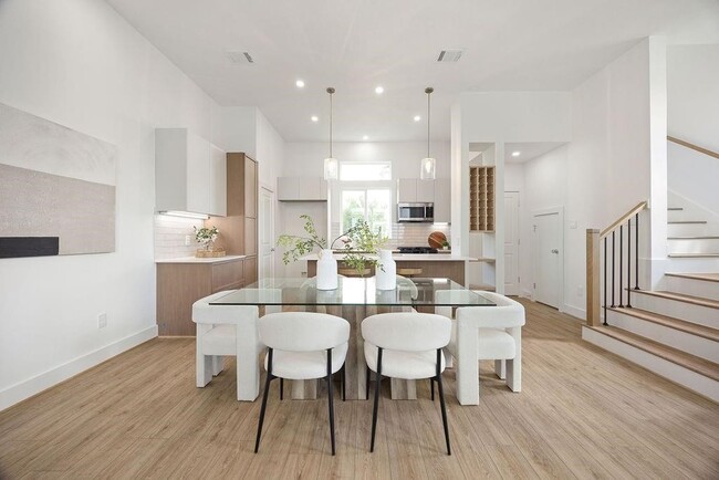 Photo - 1713 Mary St
