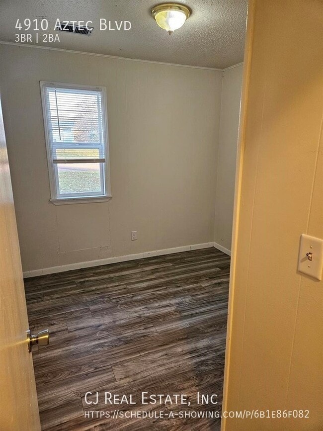 Photo - 4910 Aztec Blvd