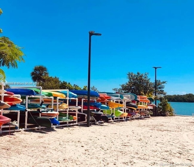 Photo - 680 NE 64th St Unidad 103