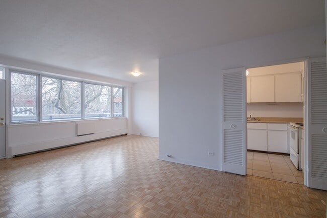 Photo - 900 Av. Rockland Unit 402