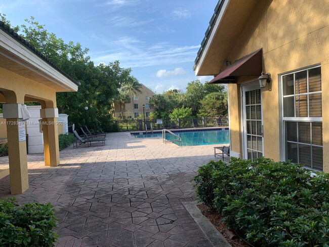 Building Photo - 4346 NW 9th Ave Rental
