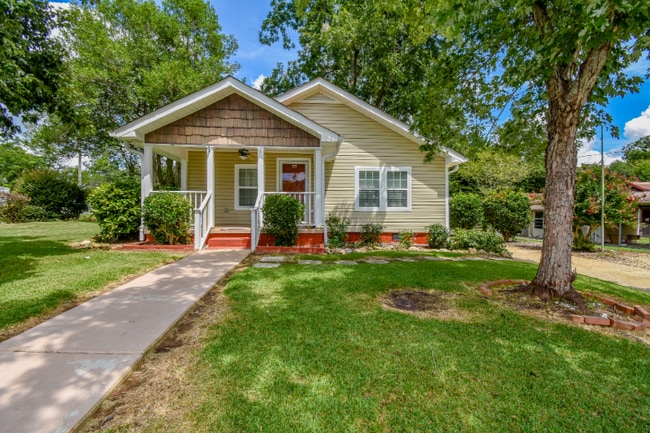 Photo - 109 11th Ave N