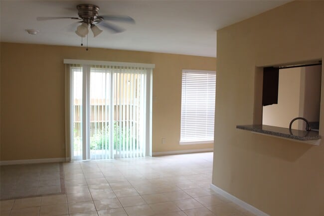 Photo - 16111 Aspenglenn Dr Unit 609