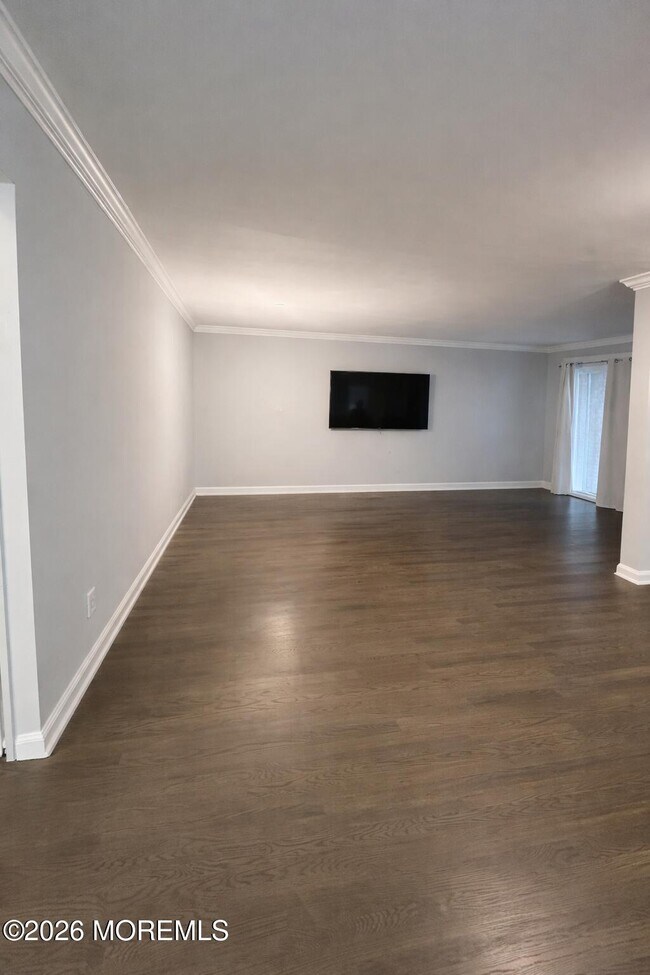 65 Cedar Ave Unit B2