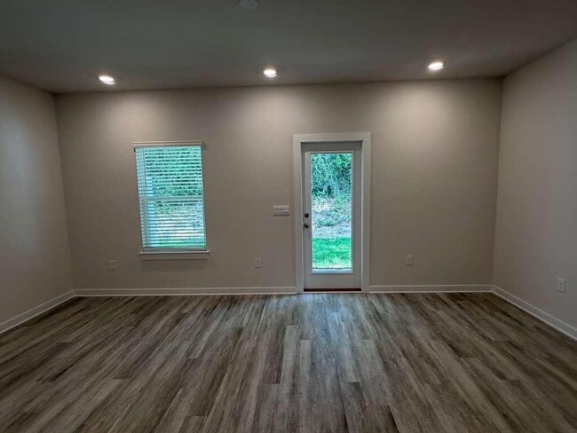 Photo - 47 S Main Deck Dr