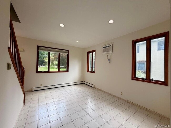 Photo - 110 Baron De Hirsch Rd Unit 2