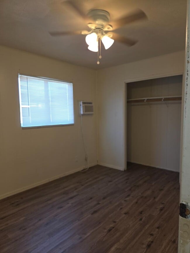 288 N Cactus Rd