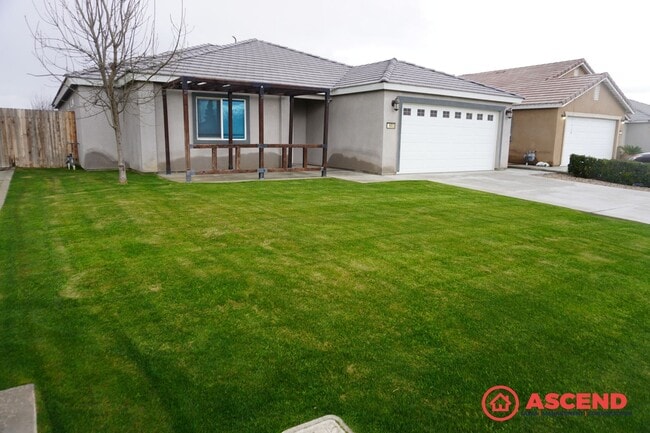 Building Photo - Stunning Home Off of Taft Highway and South H Street!