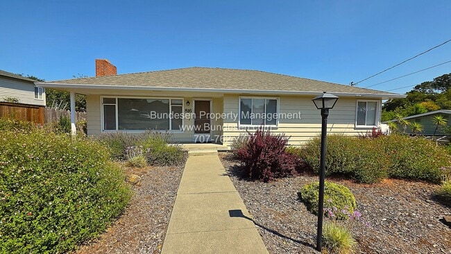 Building Photo - Spacious West Side Petaluma Home for Rent