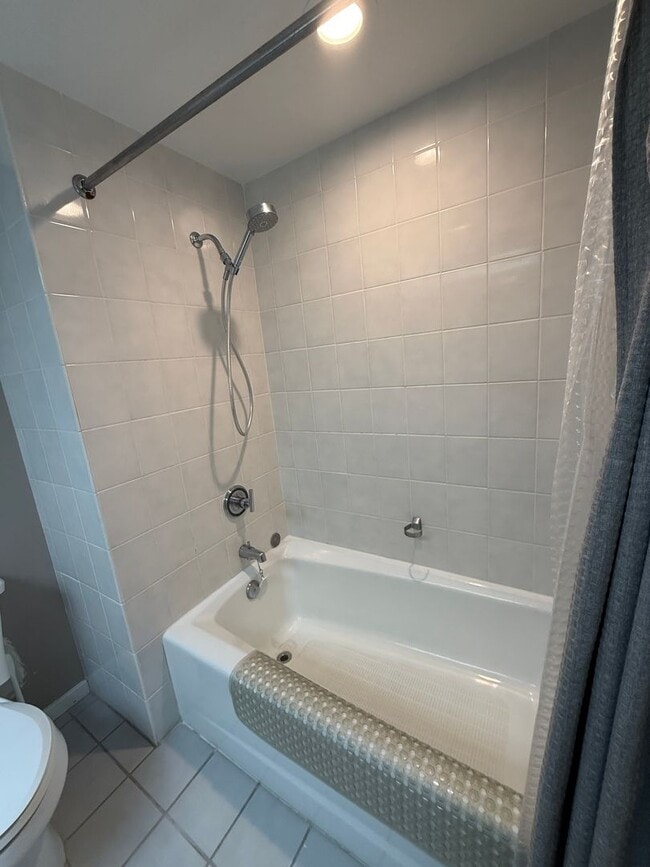 Photo - Uraku Tower 17 A Luxury Living!
