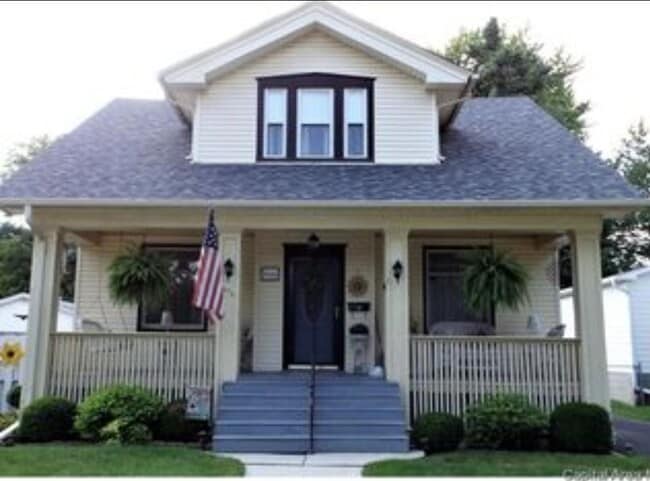Building Photo - 976 Beecher Ave Rental