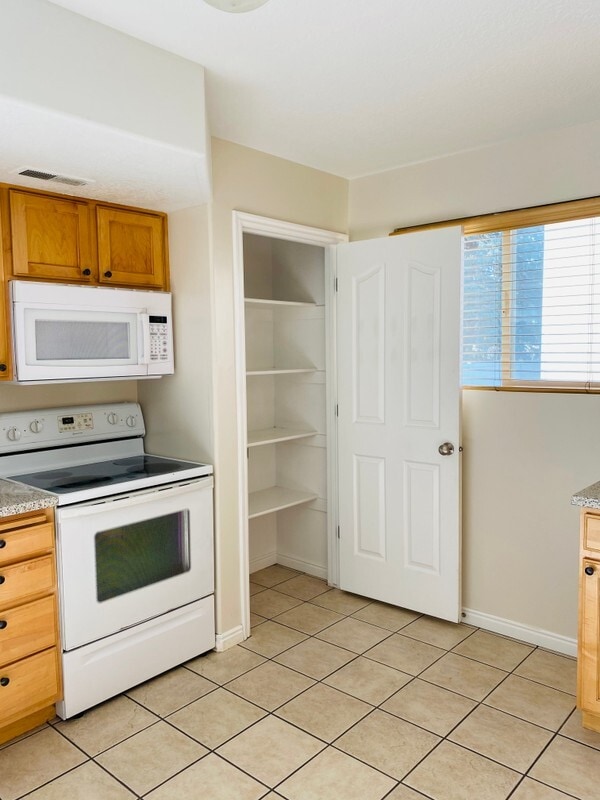 Photo - 428 E Park Oak Pl