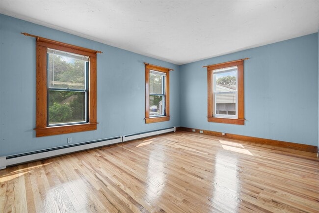 Photo - 106 Bismark St