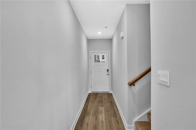 Photo - 126 Scotland Ln