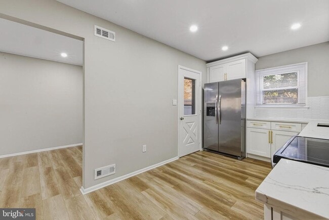 Photo - 18 Madison St