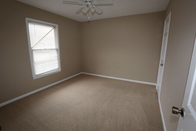 Photo - 140 Lanier Dr Unit 105