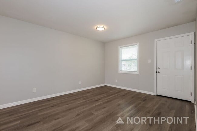 Photo - 7912 Allamanda Ave