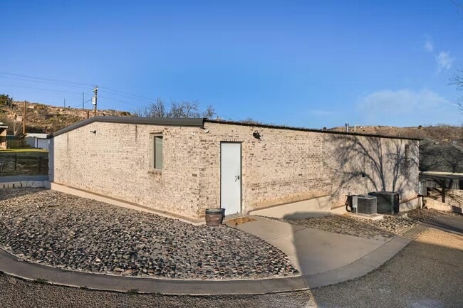 Photo - 3 Jesse James Dr