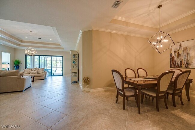 Photo - 6564 Roma Way