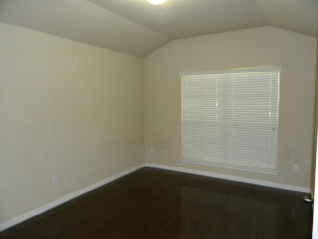 Photo - 3149 Henderson Path