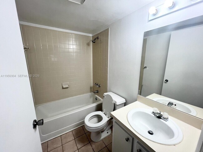 Photo - 350 Palm Cir W Unit 103