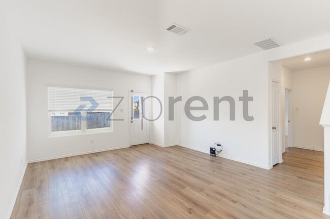 Photo - 500 Arnage Dr