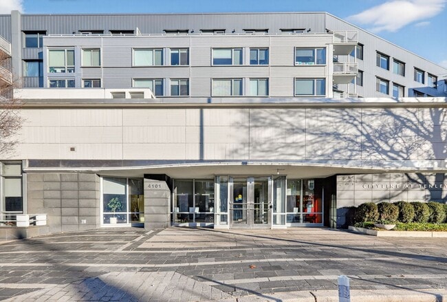Building Photo - One Bed One Bath Condo in Tenleytown